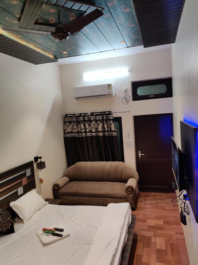 Keshav Hotel Farrukhabad Exterior foto